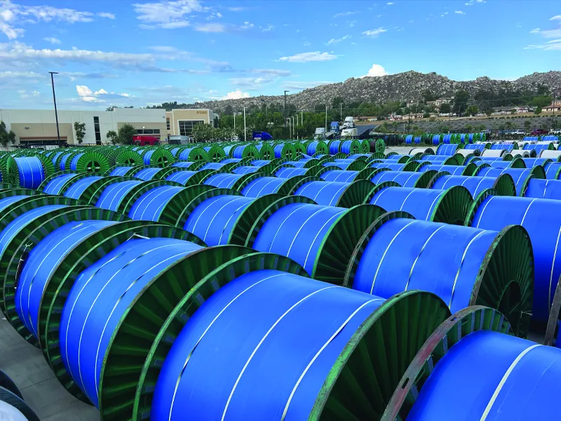 Різниця між силовими кабелями середньої та низької напруги.